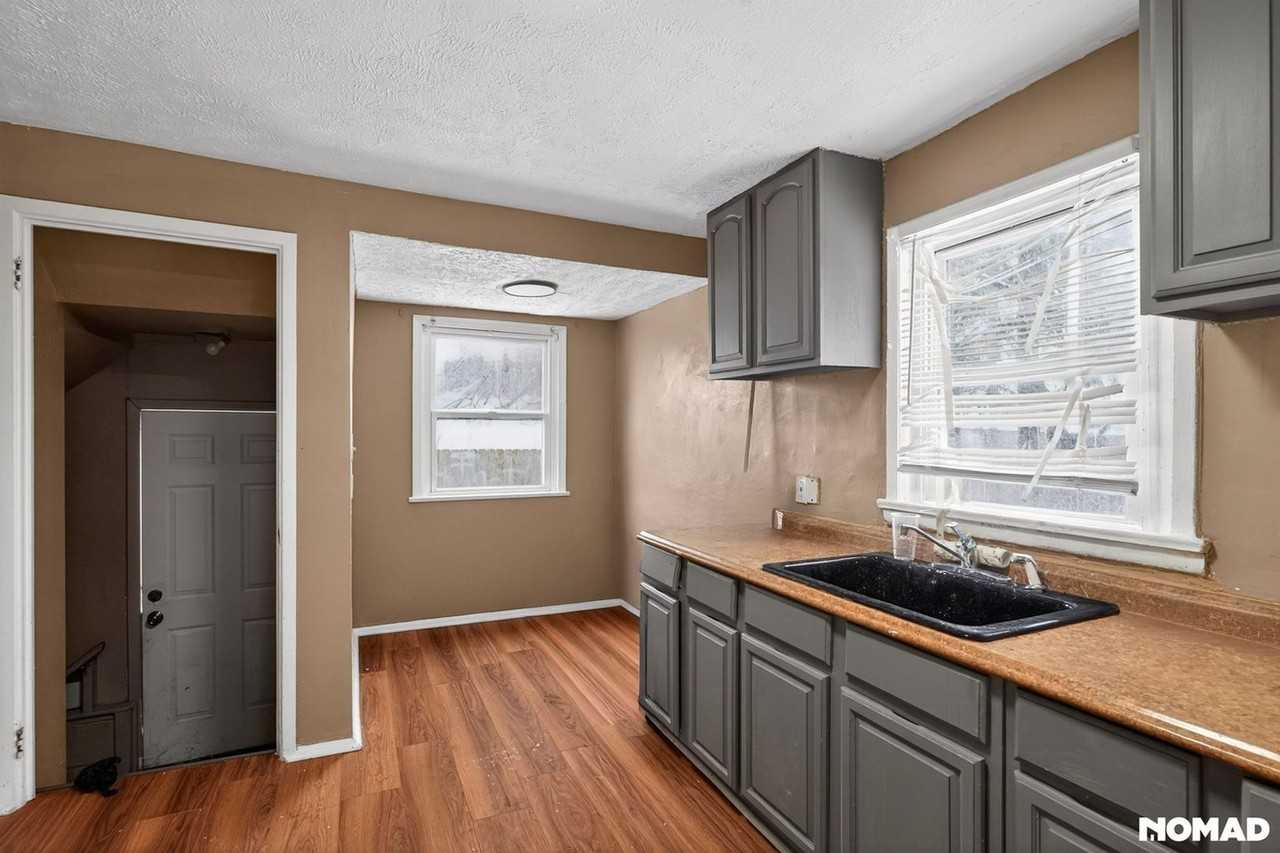 3894 E 144th St - Photo 5 of 31