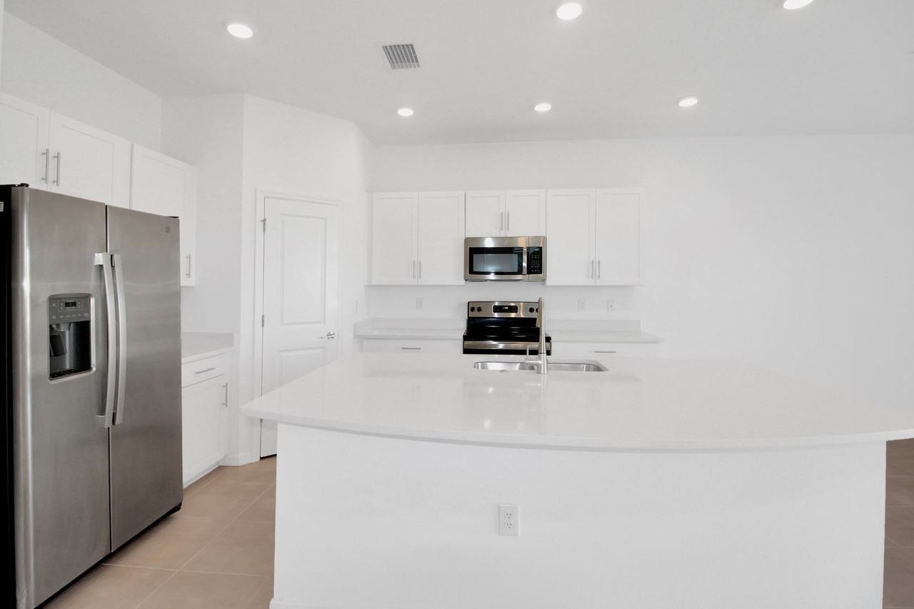 5728 Haven Ter - Photo 4 of 26