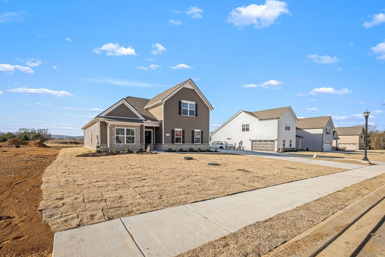 2625 Unitas Dr - Photo 3 of 47