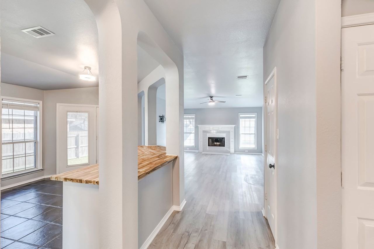 113 W Deer Horn Pass - Photo 7 of 36