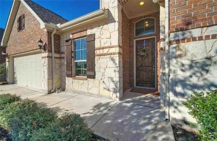 19800 Moorlynch Ave - Photo 3 of 28