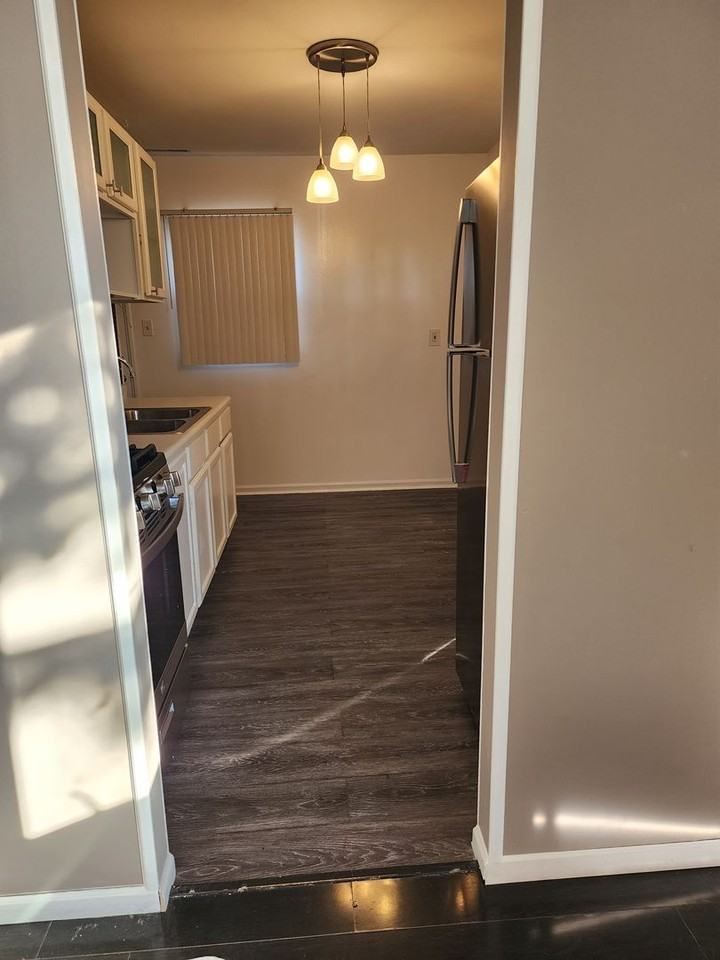 2719 Strong St - Photo 5 of 13