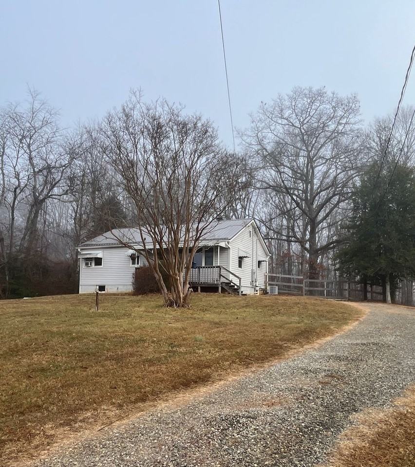 265 View St - Photo 2 of 10