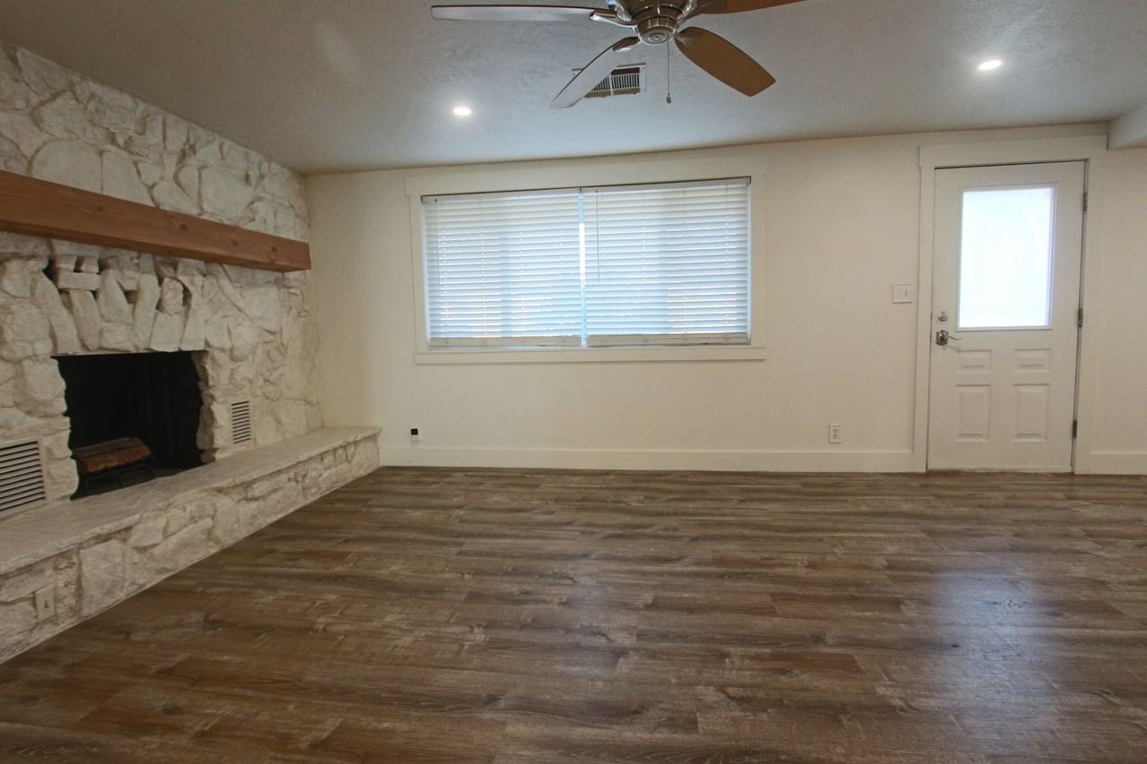 150 S 200 E - Photo 3 of 20