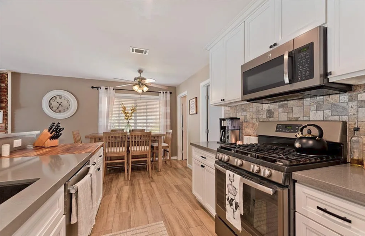 9455 Cathywood Dr - Photo 5 of 16