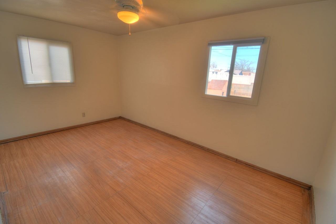 9805 Salem Rd Ne - Photo 6 of 8