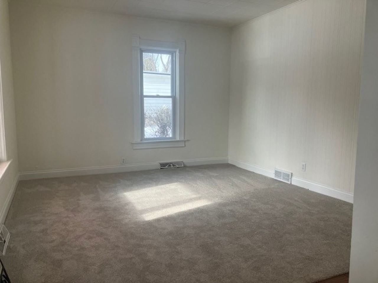 512 Tower St - Photo 2 of 25