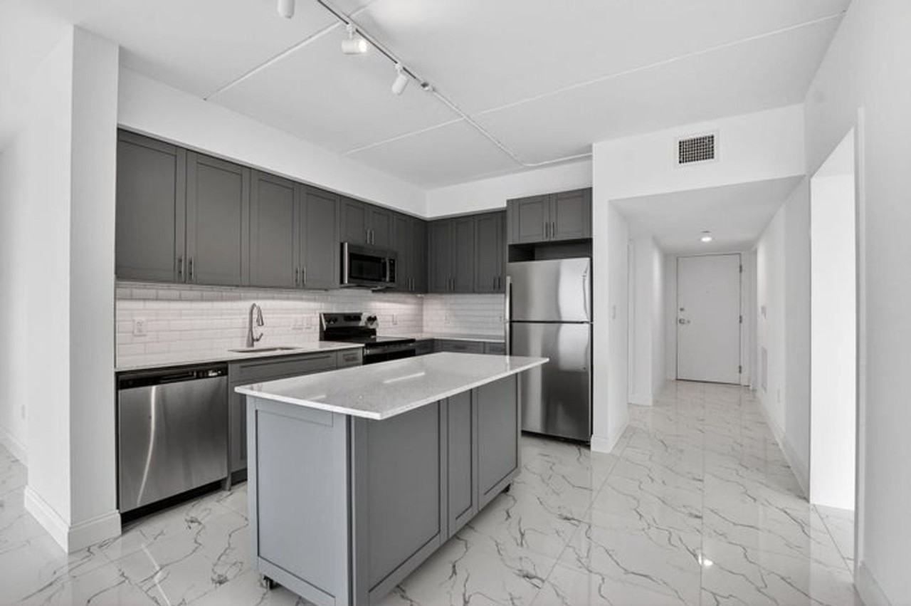 350 W Hidden Valley Blvd - Photo 6 of 18