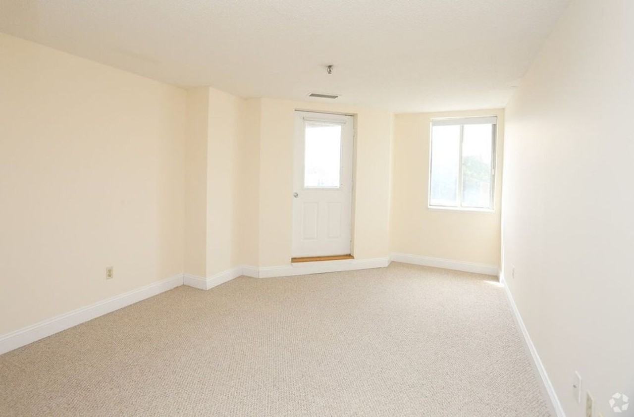 1081 Commonwealth Ave - Photo 5 of 11