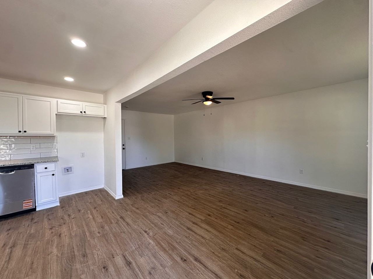 2318 1st St - Photo 3 of 17