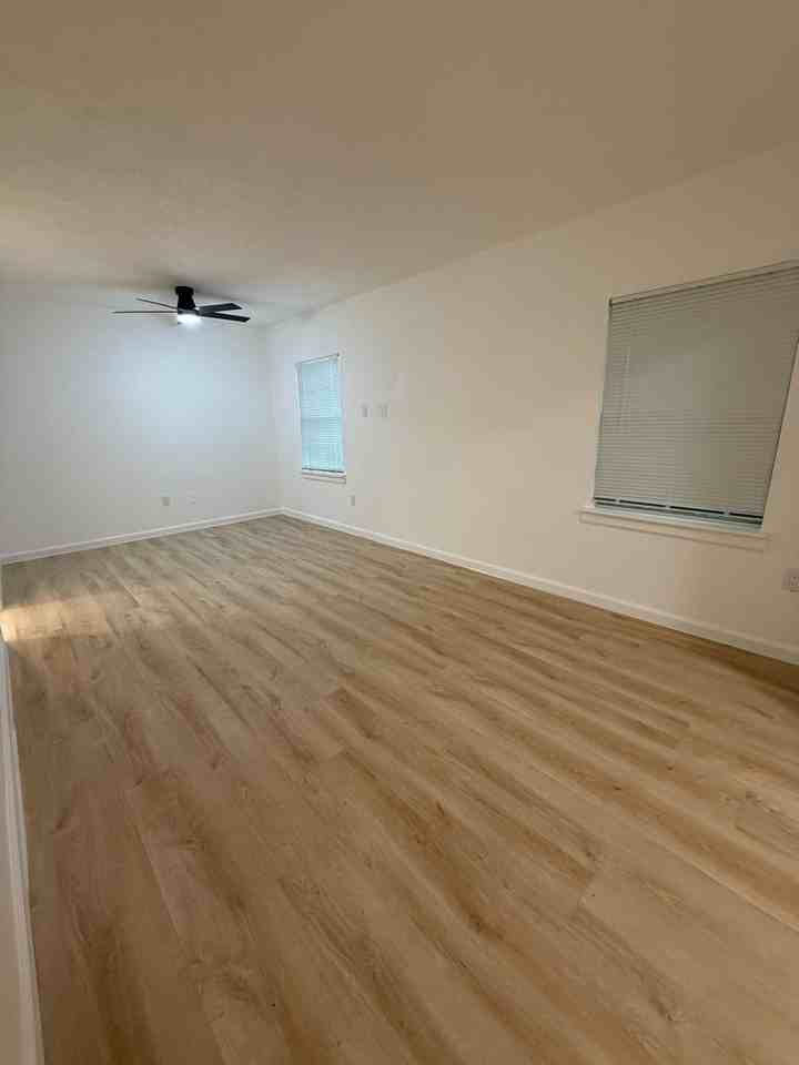 5311 Lyndhurst Dr - Photo 5 of 16