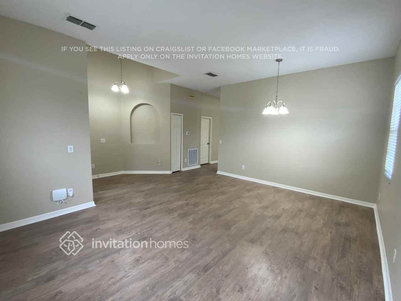 2700 Port Ct - Photo 3 of 16