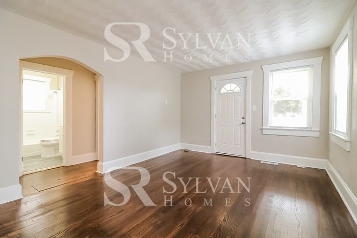 2726 Peronne Ave #A - Photo 5 of 16