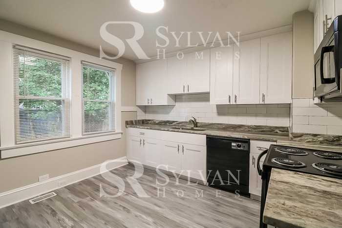 2726 Peronne Ave #A - Photo 6 of 16