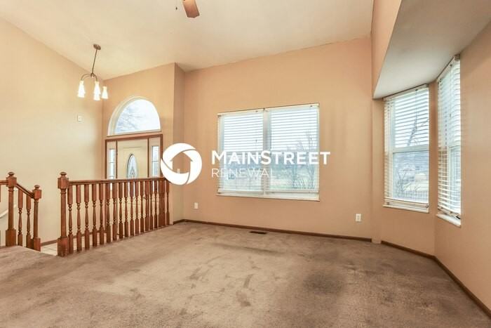 2 Aspen Pointe Dr - Photo 3 of 17