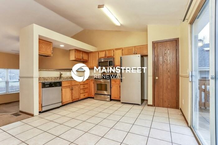 2 Aspen Pointe Dr - Photo 6 of 17