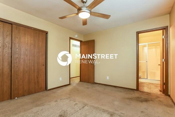 2 Aspen Pointe Dr - Photo 7 of 17