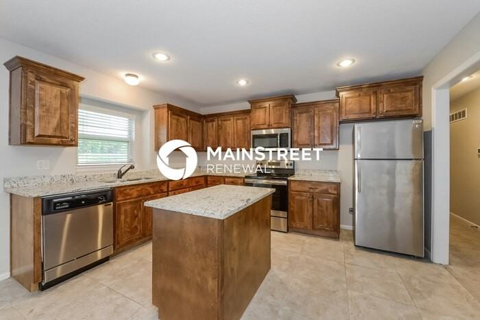 407 Golfview Dr - Photo 2 of 15