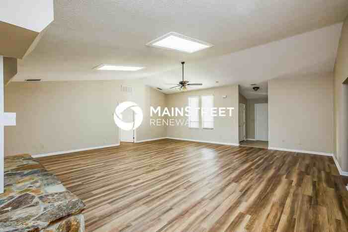 1253 Paradise Way - Photo 4 of 15