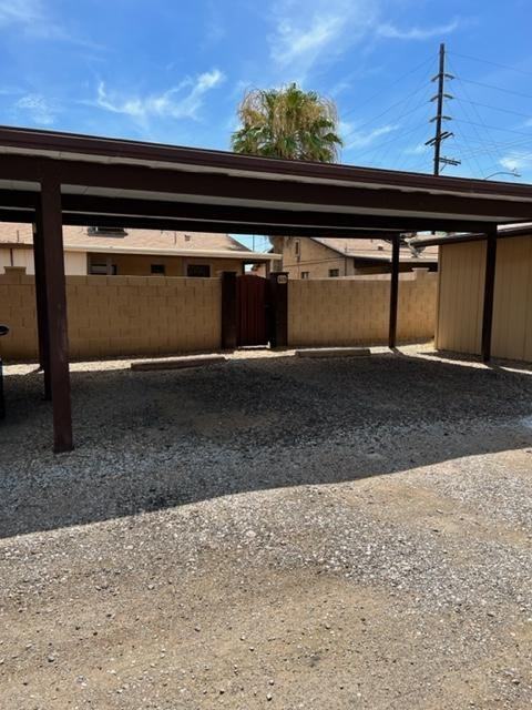 605 N Swan Rd - Photo 2 of 13