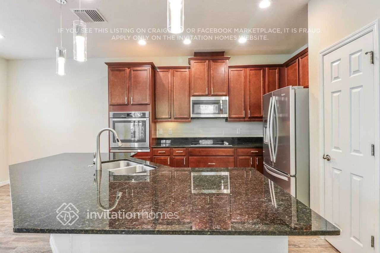 4954 Wandering Way - Photo 5 of 16