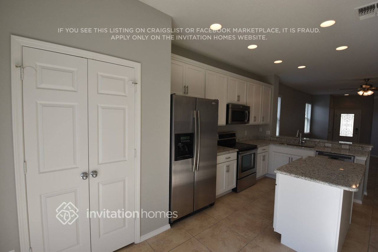 30249 Cheval St - Photo 5 of 21