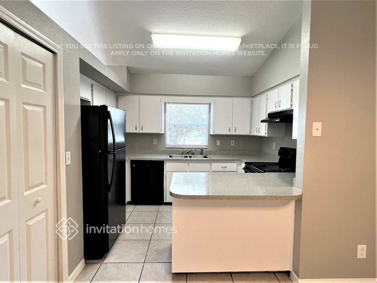 323 Boca Ciega Rd - Photo 4 of 14