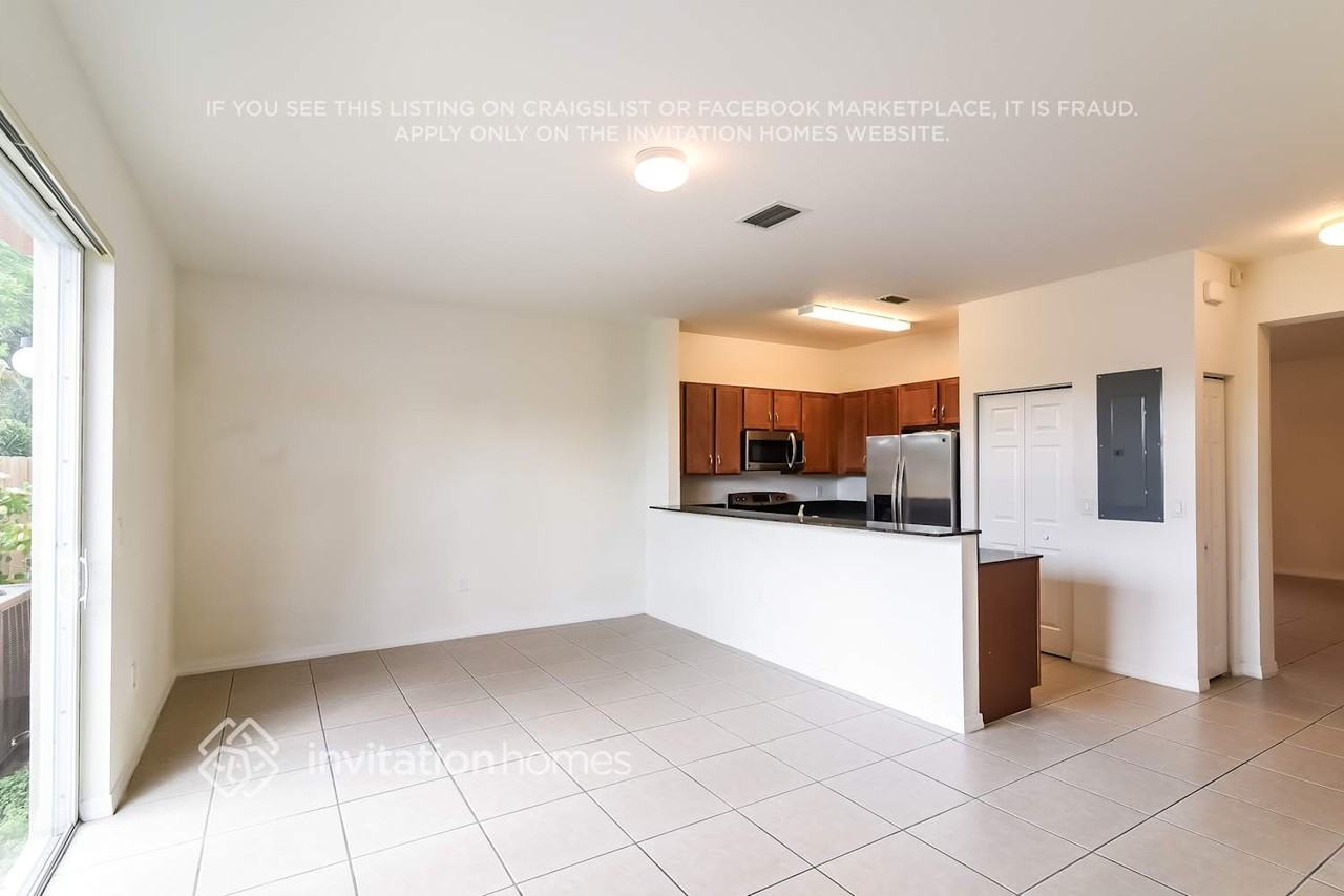 1823 Sw 89th Ter - Photo 7 of 21