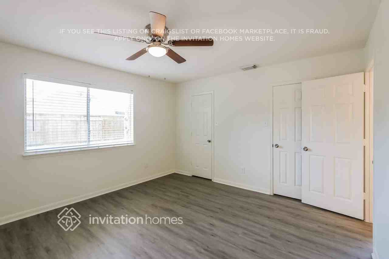 2722 Safe Harbour Cir - Photo 7 of 15