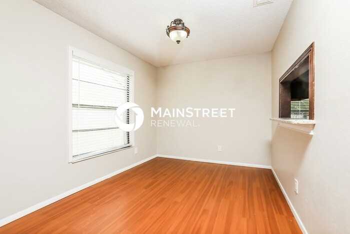 1932 Tindaro Dr - Photo 5 of 17