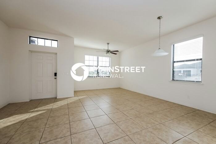 1631 Sw 25th Ln - Photo 4 of 15