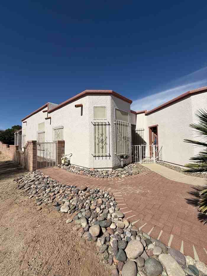 1792 N Rio Mayo - Photo 3 of 36