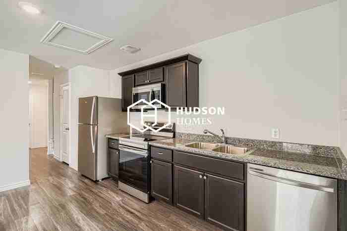 1226 Chestnut St #A - Photo 4 of 14