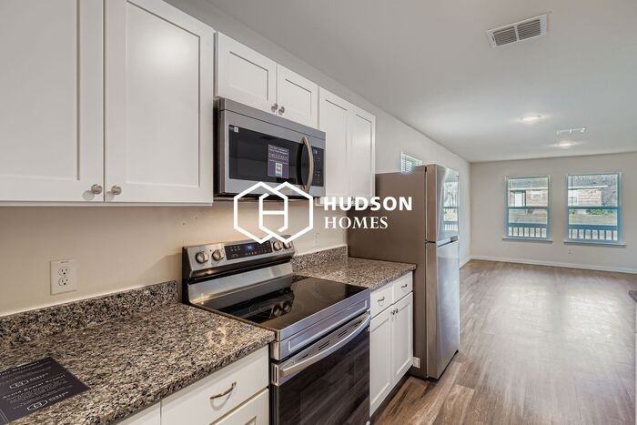 417 Carver St - Photo 5 of 13
