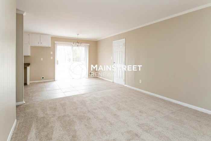 892 Oak Dr - Photo 2 of 15