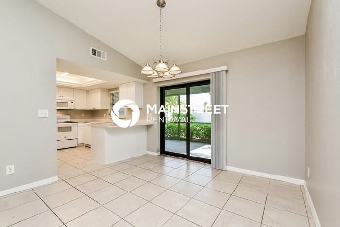 219 Se 20th St - Photo 5 of 16