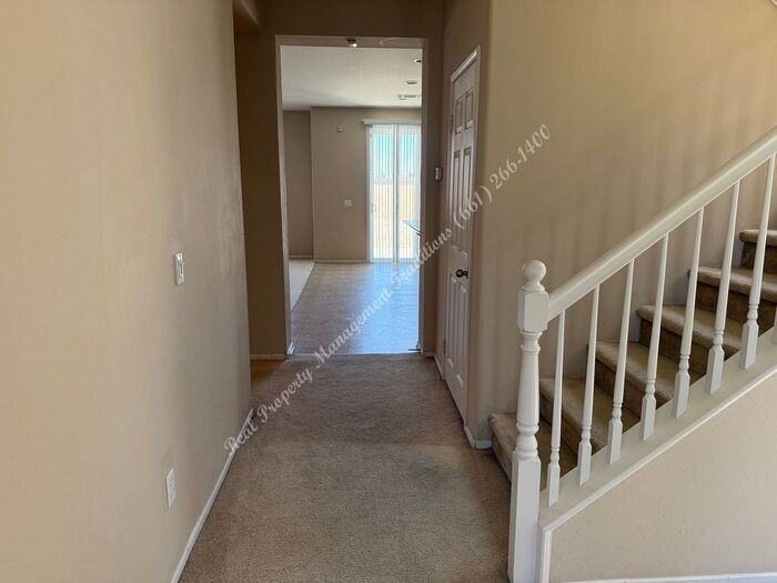 39294 Butler St - Photo 5 of 37