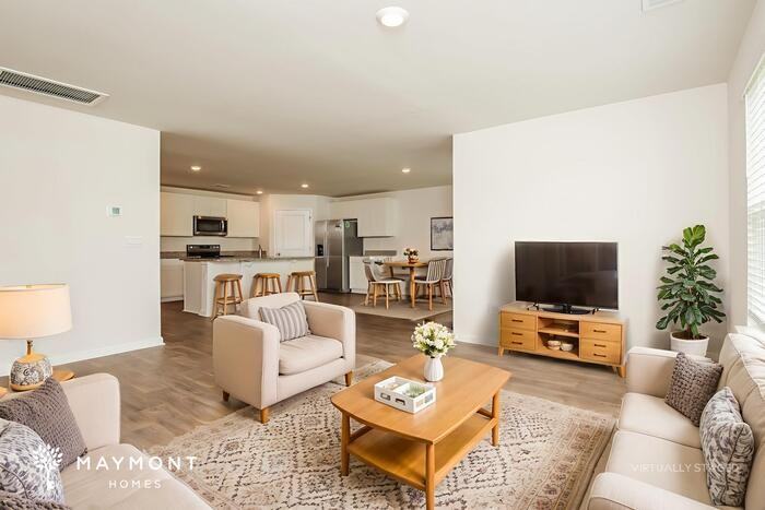 105 Clover Walk Dr - Photo 6 of 15