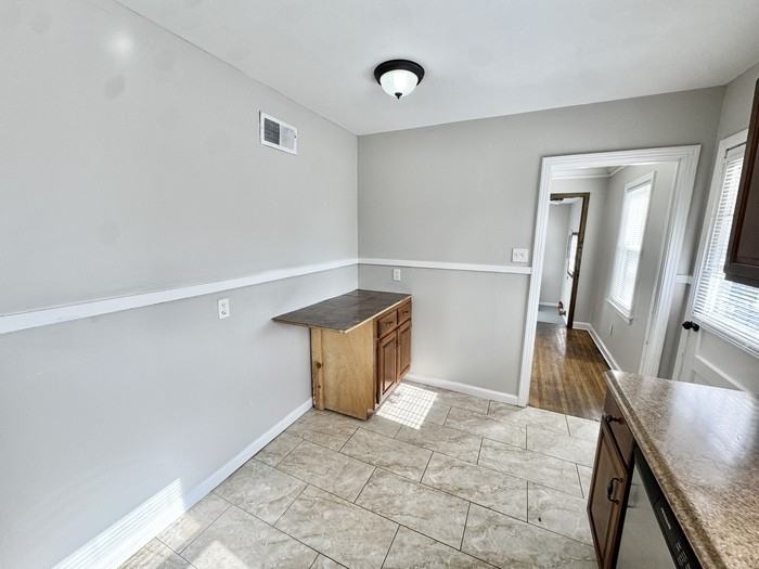 1051 Mosby Rd - Photo 6 of 21