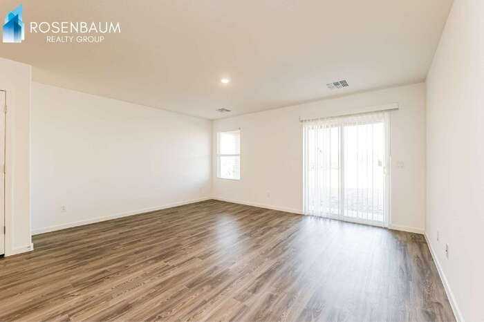 8888 W Swansea Dr - Photo 7 of 17