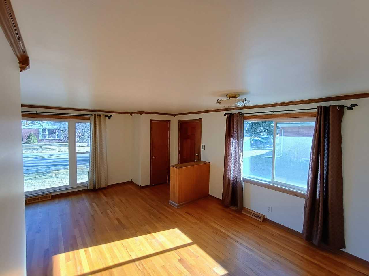 235 Hemlock Street - Photo 2 of 27