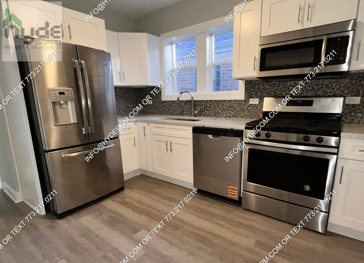 8728 S Honore St #1 - Photo 5 of 11