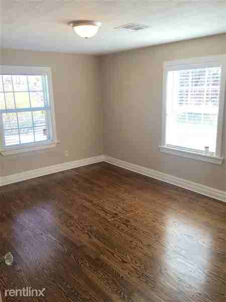 2820 NW 26th St - Photo 2 of 10