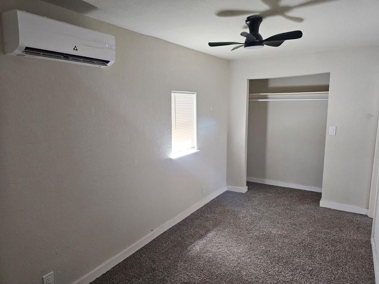 333 S San Eduardo Ave - Photo 5 of 25