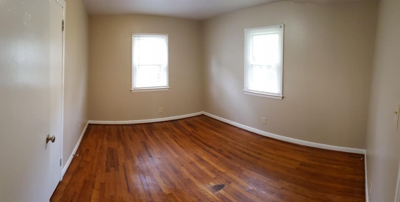 1008 Suffolk Blvd #1 - Photo 4 of 7