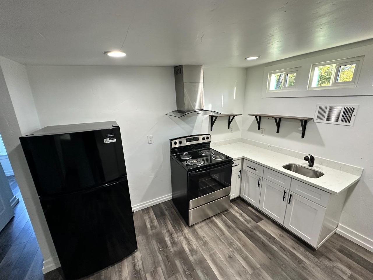 5237 9th Ave - Photo 3 of 7