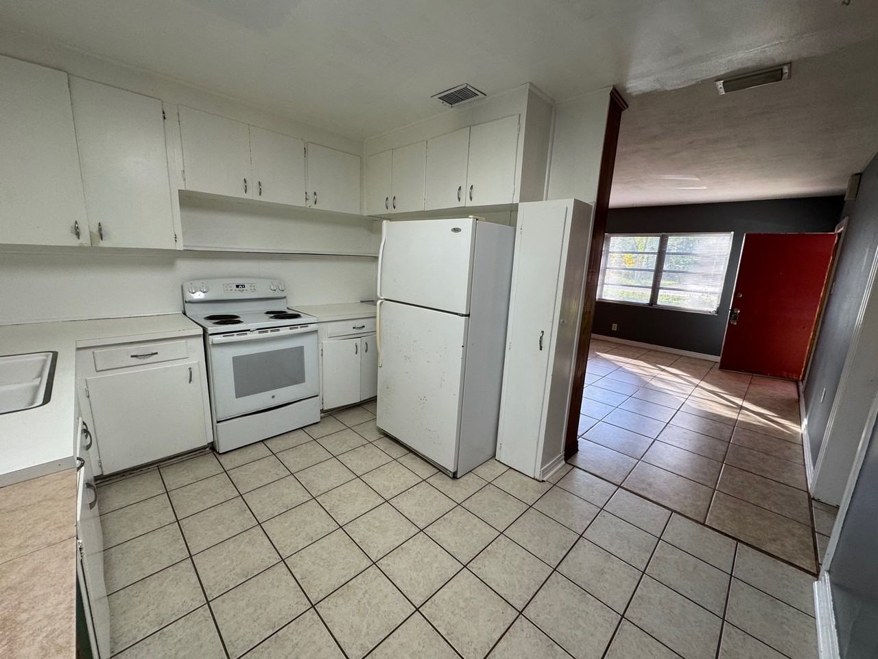 4023 Sw 20th St - Photo 2 of 12