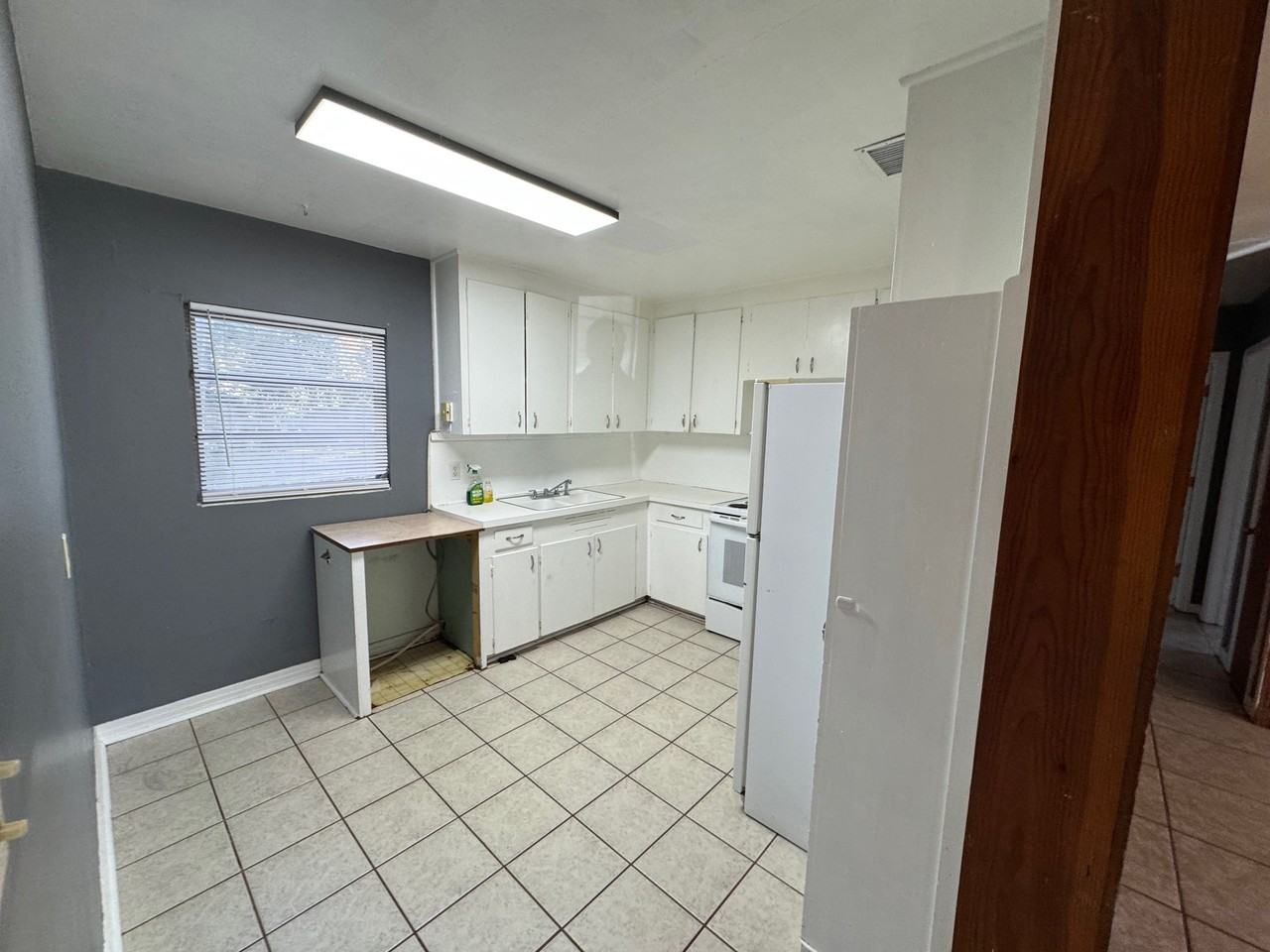4023 Sw 20th St - Photo 3 of 12