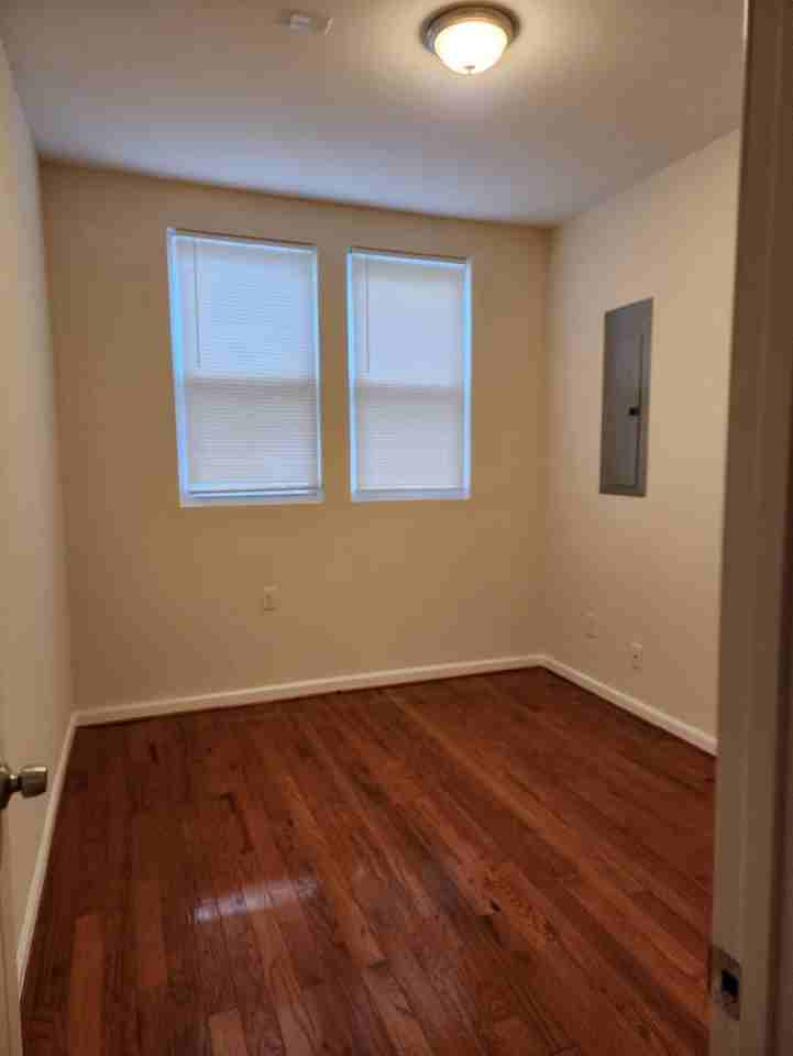 402 N Milton Ave #402B