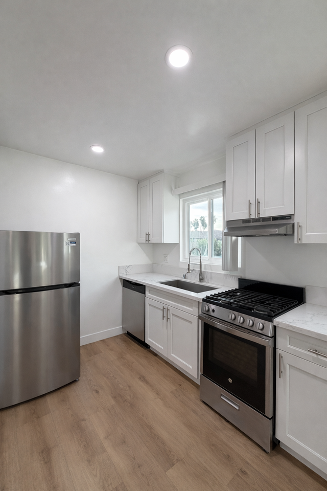 1624 Laurel Canyon Blvd #1 - Photo 3 of 11